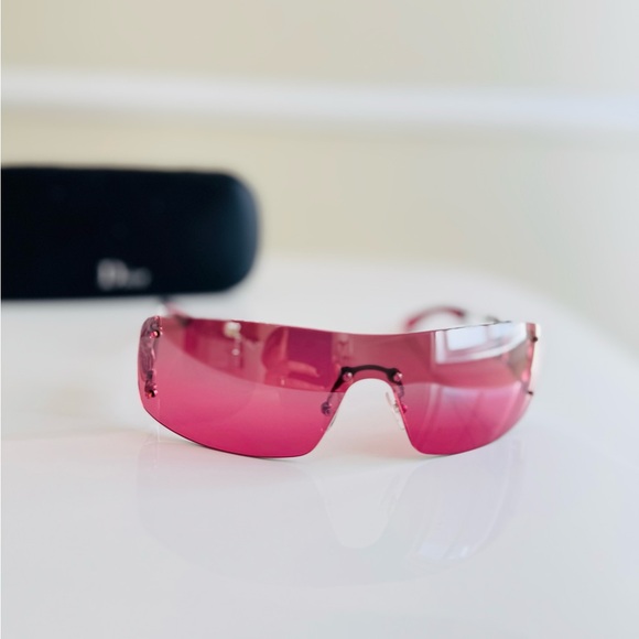 LIKE NEW🍒 Authentic Dior heart core Swarovski rimless pink sunglasses - Picture 7 of 12